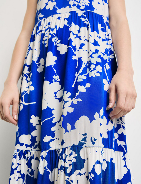 Flared, tiered dress with a floral print