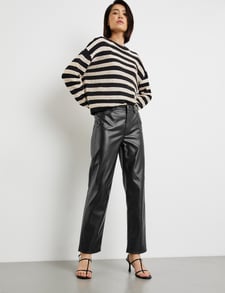 3/4-length faux leather trousers in a straight fit in Black