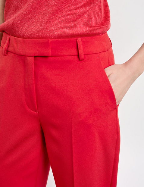 Elegant 7/8-length trousers in a slim fit