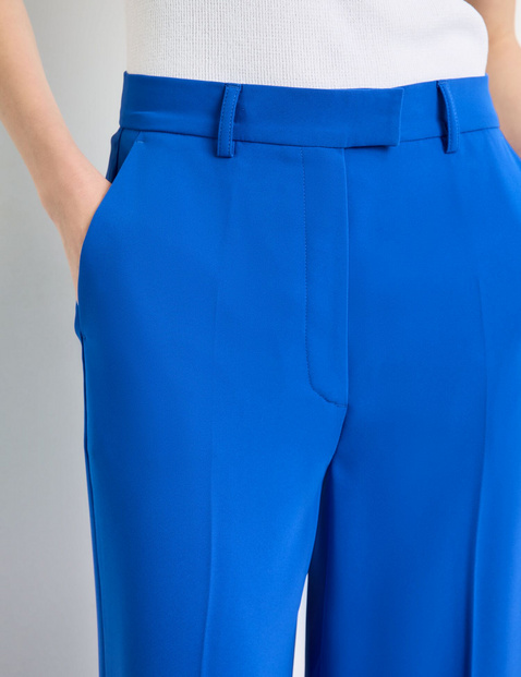 Crease-resistant trousers with a wide leg