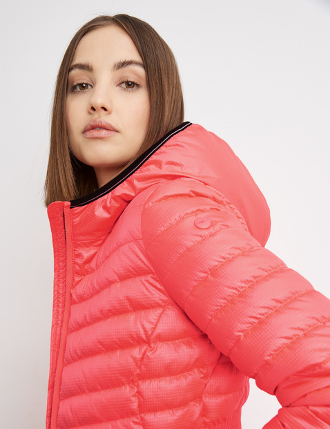 Lightweight quilted jacket with shiny embossing