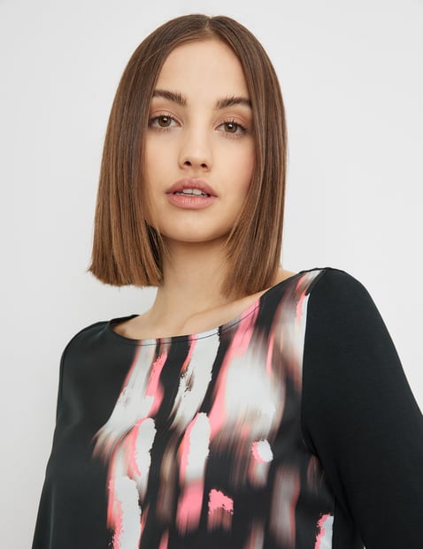 Print top with a satin front and 3/4-length sleeves