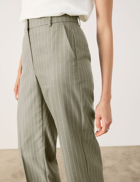 Fine 7/8-length pinstripe trousers in a straight fit