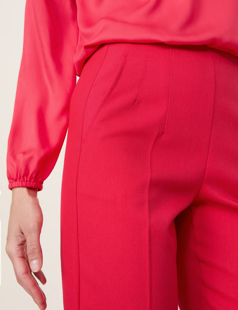 Smart 7/8-length stretch trousers in a tailored fit