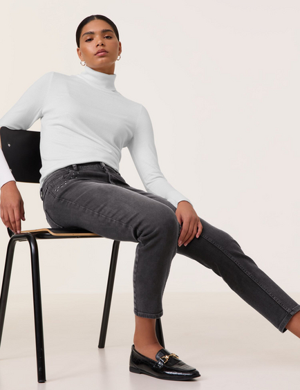 Dżinsy o dł. 7/8 z ozdobnymi nitami Slim Fit
