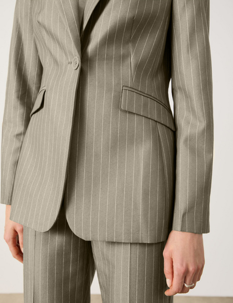 Elegant blazer with pinstripes