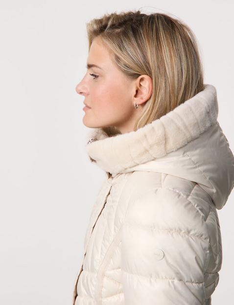 Shiny quilted jacket with faux fur