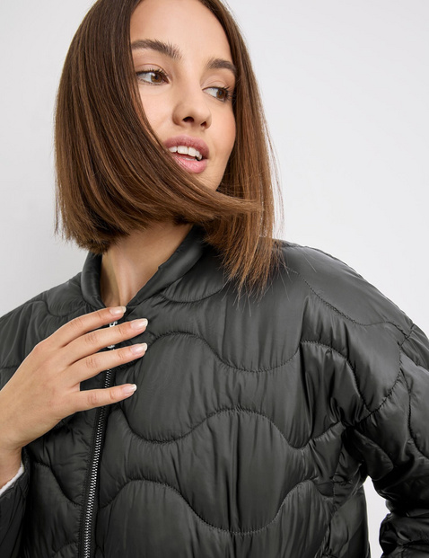 Lightweight quilted bomber style jacket