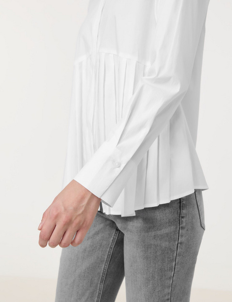 Cotton blouse with pleated detail