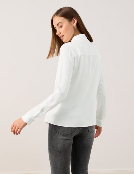 Bluse mit Schleifenkragen
