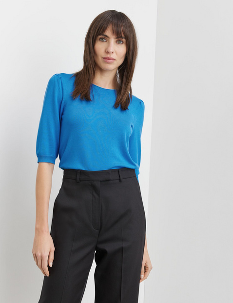 Jumper with puff sleeves