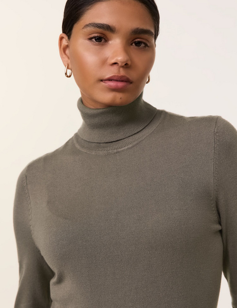 Basic Pullover mit Rollkragen