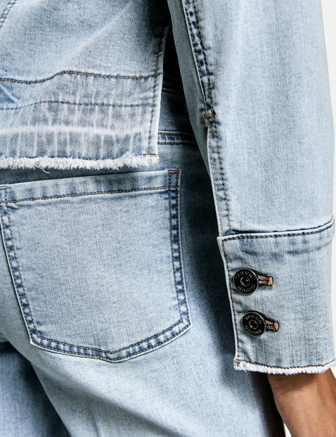 Jeansjacke mit Seitenschlitzen