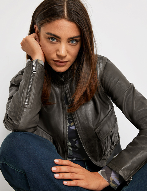 Leather jacket made of vegetable tanned leather