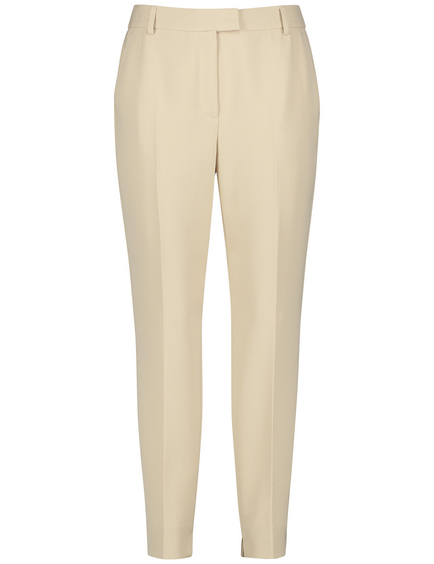 7/8-length pressed pleat trousers in a slim fit