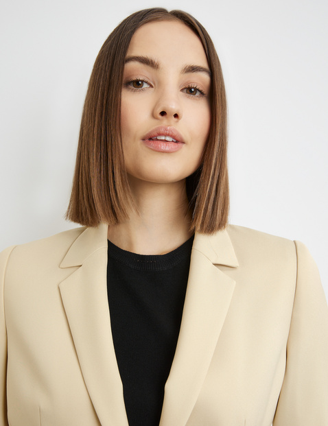 Taillierter Blazer aus feiner Stretch-Qualität