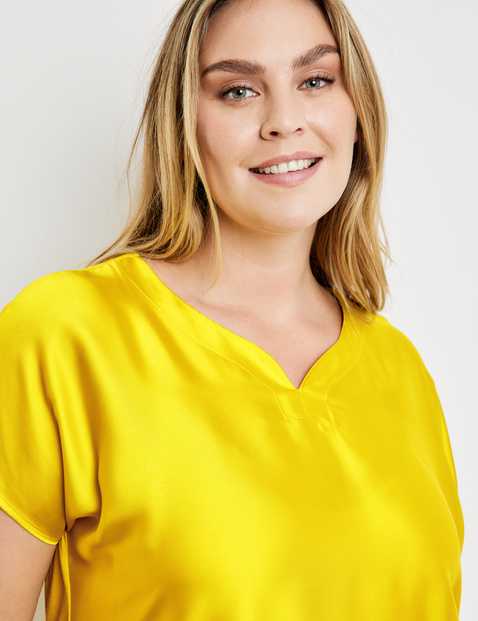 Blusenshirt mit Material-Patch