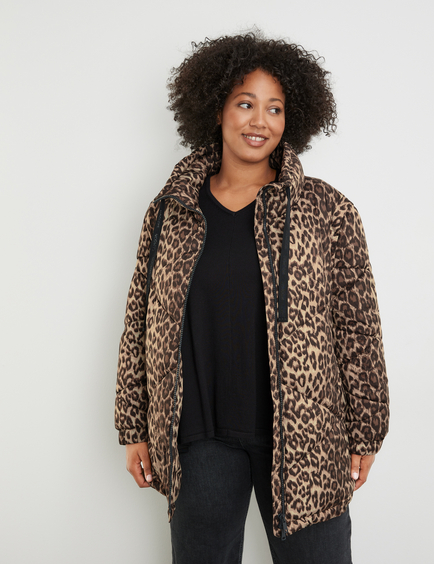 Leopard print quilted jacket with detachable sleeves in Brown