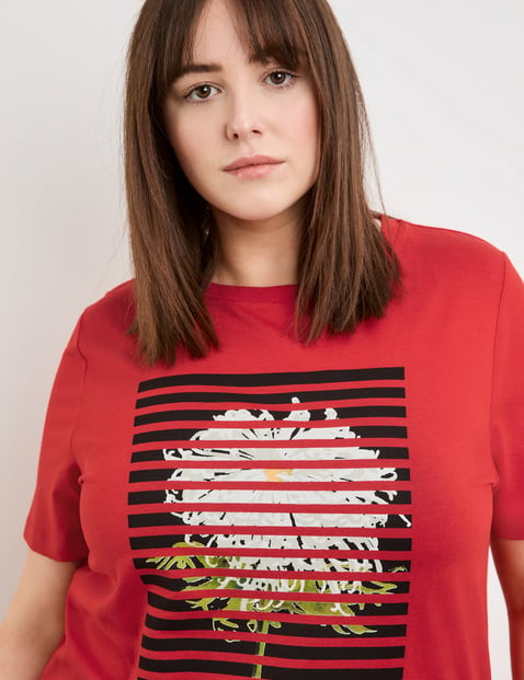 T-shirt with a front print