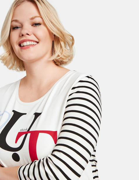 Top with a front print and 3/4-length sleeves