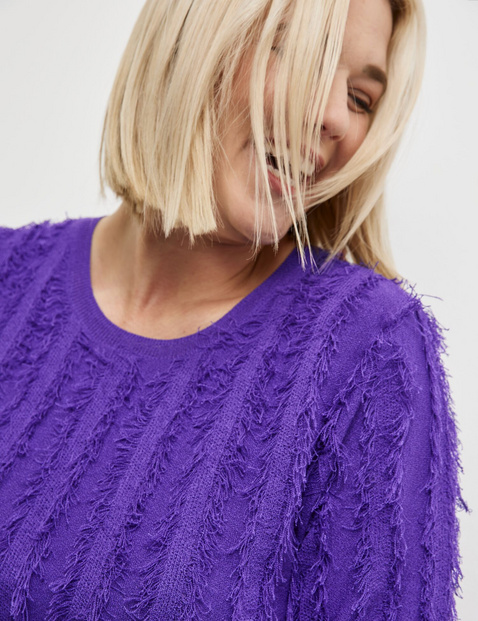 Short sleeve jumper with fringed details