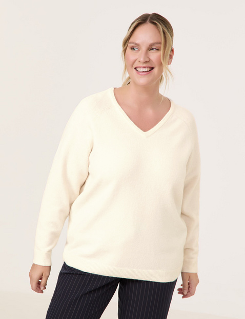 Warme basic trui met V hals in Beige GERRY WEBER