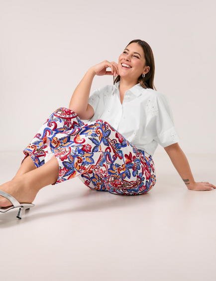 Wide 3/4-length trousers with a paisley print, Lotta