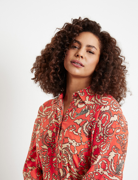 Shirt blouse with a paisley print