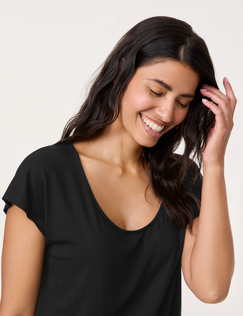 Casual T-shirt with a cowl neckline