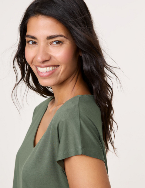 Casual T-shirt with a cowl neckline