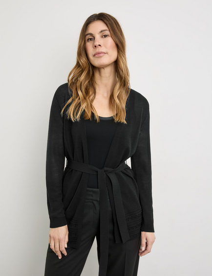 Open vest met gehaakte details en strikceintuur