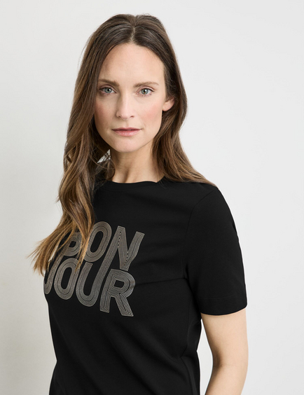 Sustainable T-shirt with printed lettering