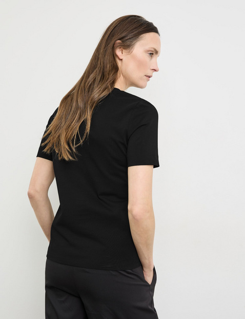 Sustainable T-shirt with printed lettering