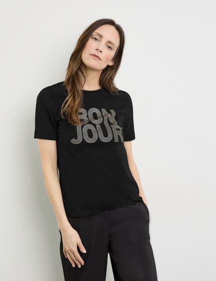 Sustainable T-shirt with printed lettering