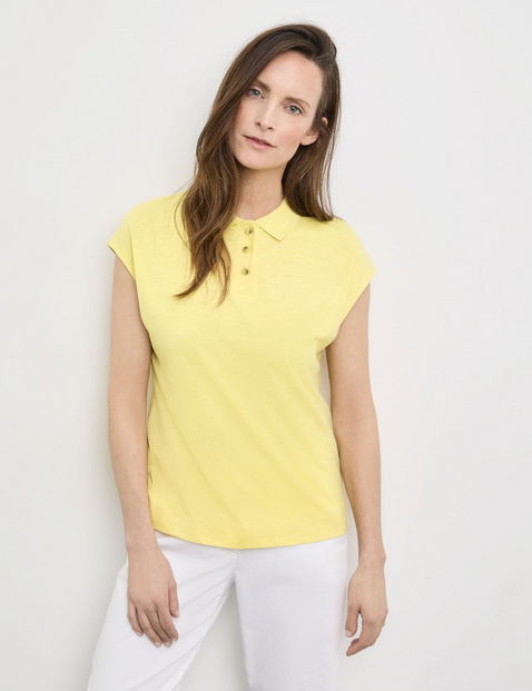 Polo shirt with short sleeves in Yellow