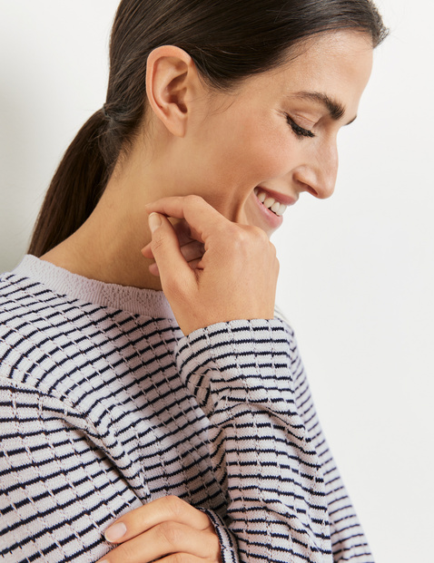 Textured jumper with a stripe pattern