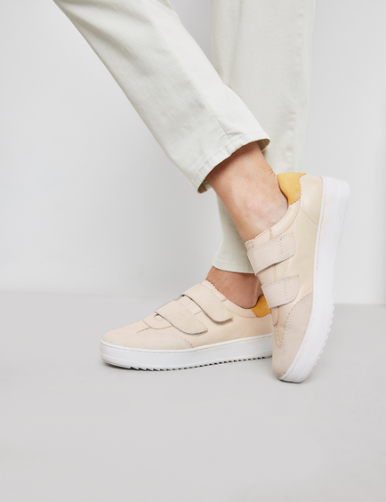trainers with velcro fastening