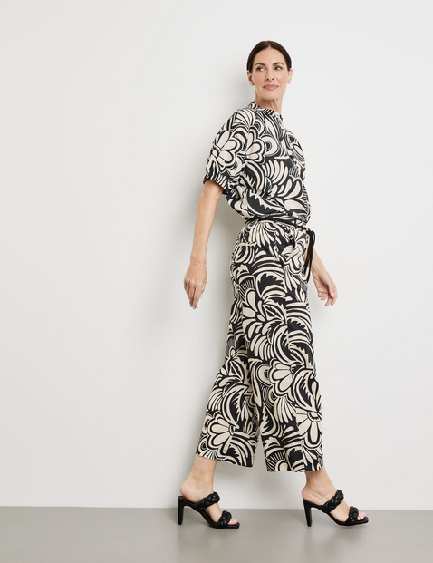 Broek met motief en koordje