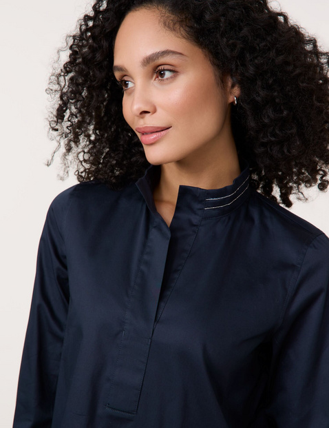 Cotton blouse with a decorative stand-up collar