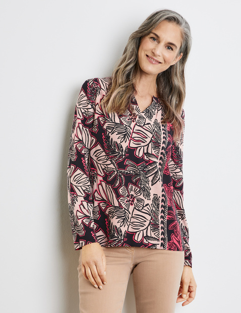 Long sleeve top with a tropical print in Multicolor | GERRY WEBER