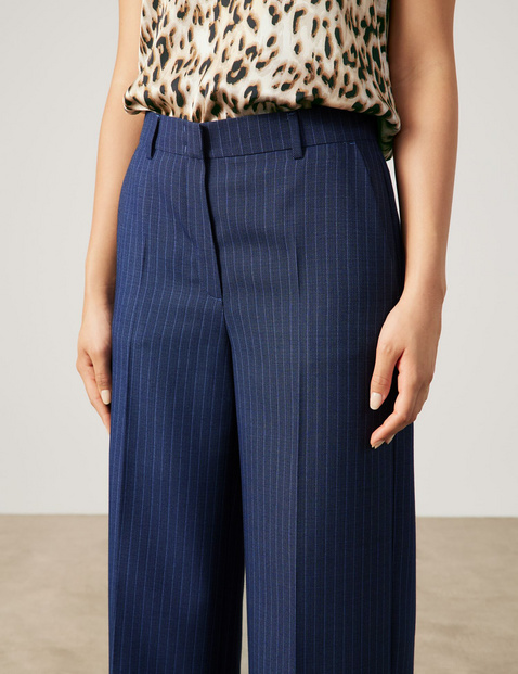 Elegant cloth trousers with pinstripes