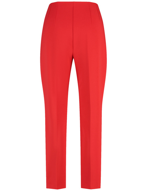 Elegant 7/8-length trousers with pressed pleats