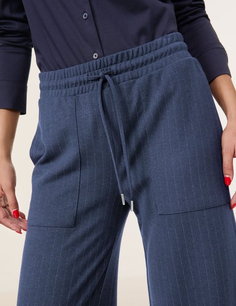 Elegant pull-on trousers