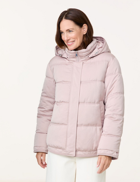 Modische Outdoorjacke mit abnehmbarer Kapuze