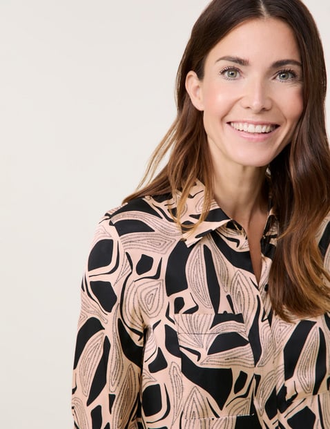 Sustainable blouse with an all-over pattern