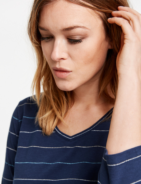 3/4-sleeve top with thin stripes