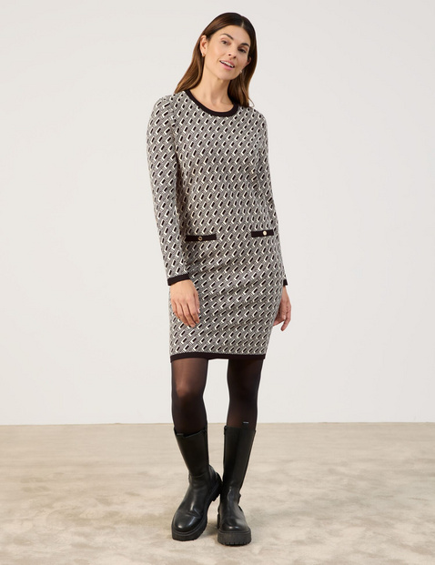 Elegant knitted dress with a jacquard pattern