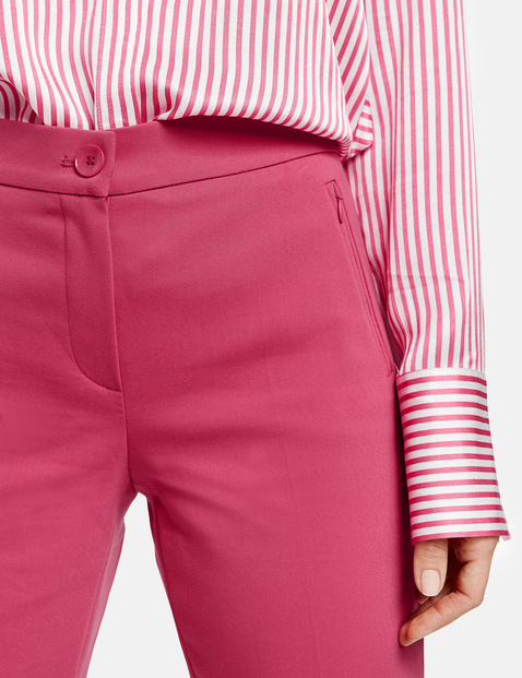 Trousers with a cropped leg