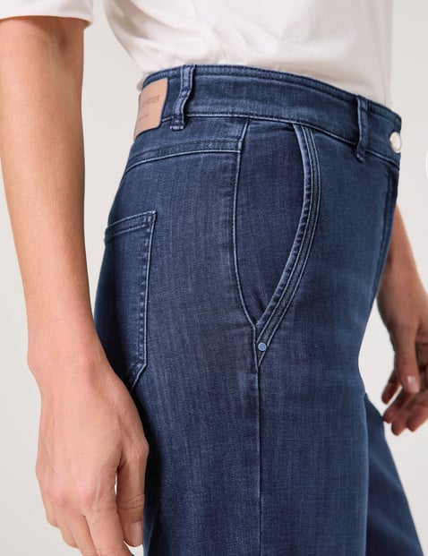 Wide-leg jeans with stretch for comfort