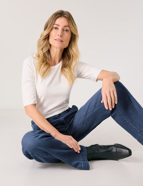 Wide-leg jeans with stretch for comfort